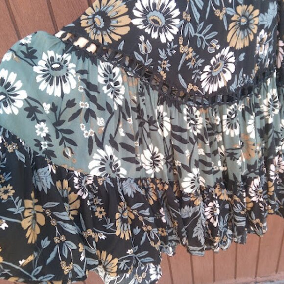 FREE PEOPLE | Pages Of Gold Dark Floral Tiered Maxi Or Midi Dress Boho Flowy M - Picture 5 of 14